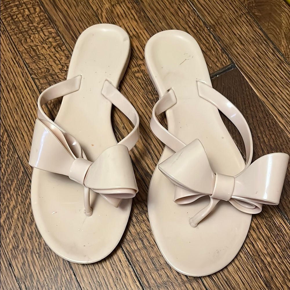 Cream Bow Plastic Flip Flops